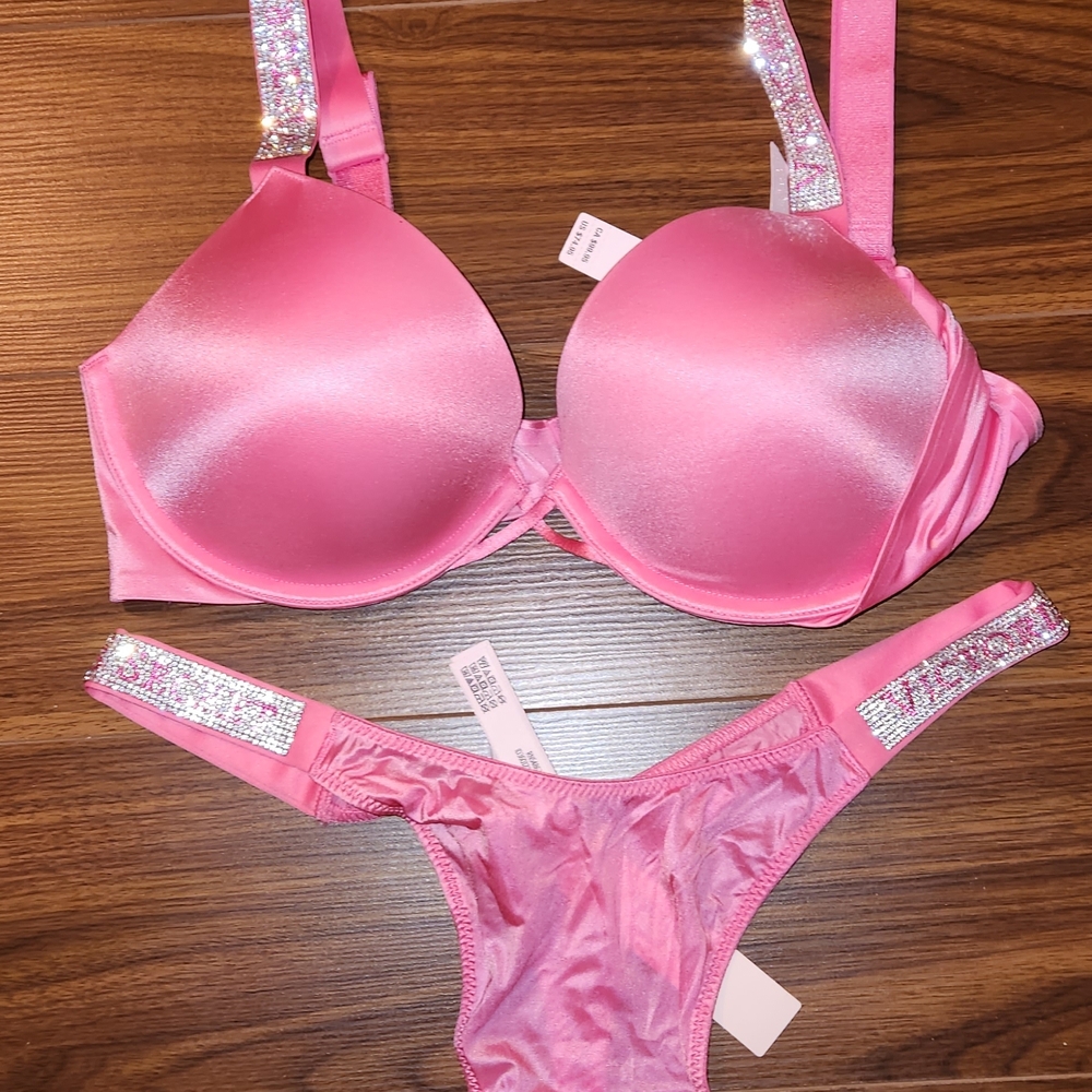 Elegant Pink Women's Intimate Set